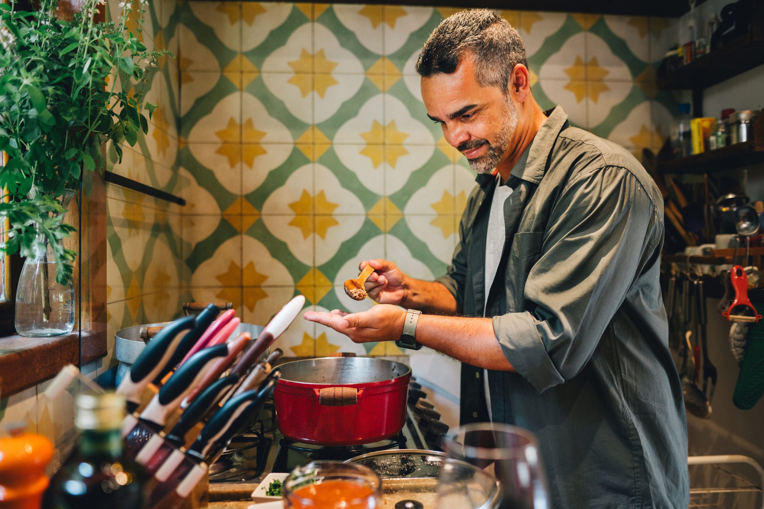 Homens na cozinha